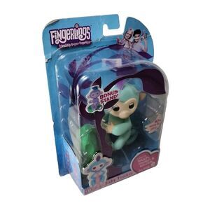 NEW! Fingerlings Interactive Baby Monkey "ZOE" by WowWee With Bonus Stand